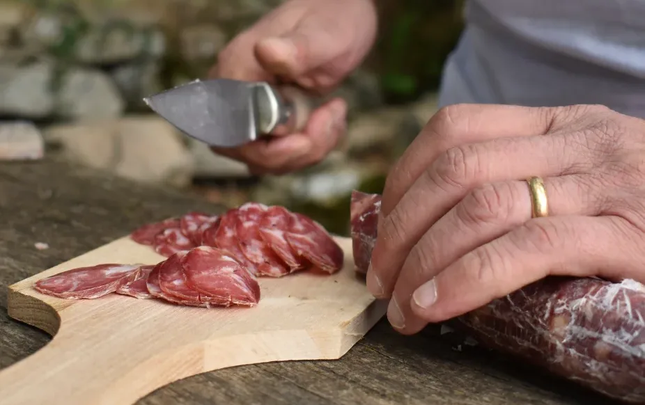 salsiccia da maiali di razza sarda